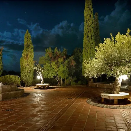 The Patrick & Joan Leigh Fermor House * 卡德哈米利