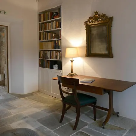 The Patrick & Joan Leigh Fermor House 卡德哈米利