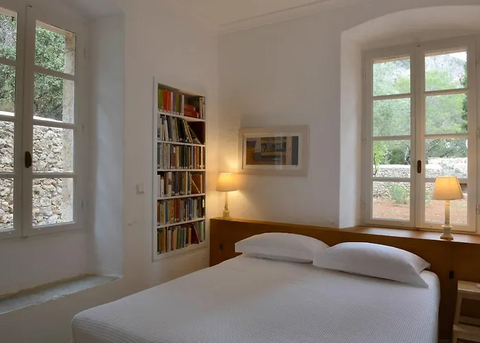 Вилла The Patrick & Joan Leigh Fermor House