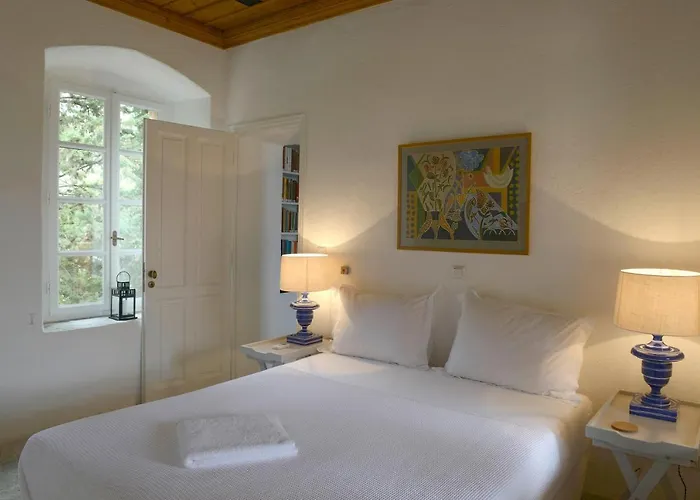 Вилла The Patrick & Joan Leigh Fermor House *