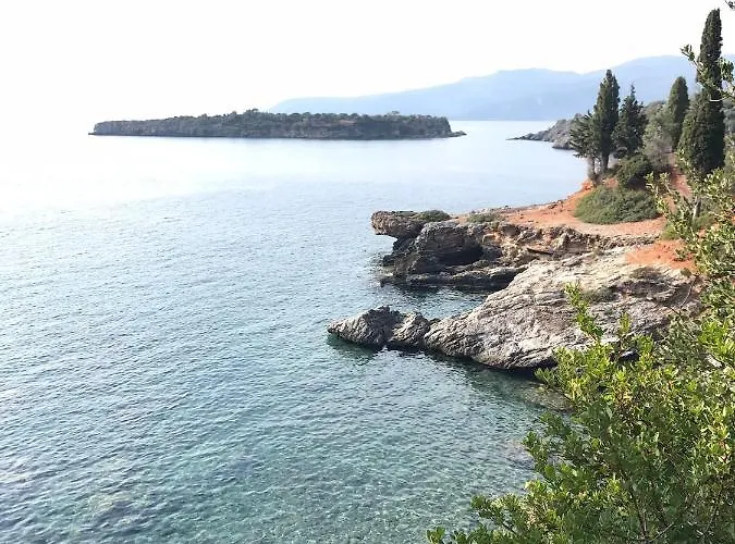 Вилла The Patrick & Joan Leigh Fermor House