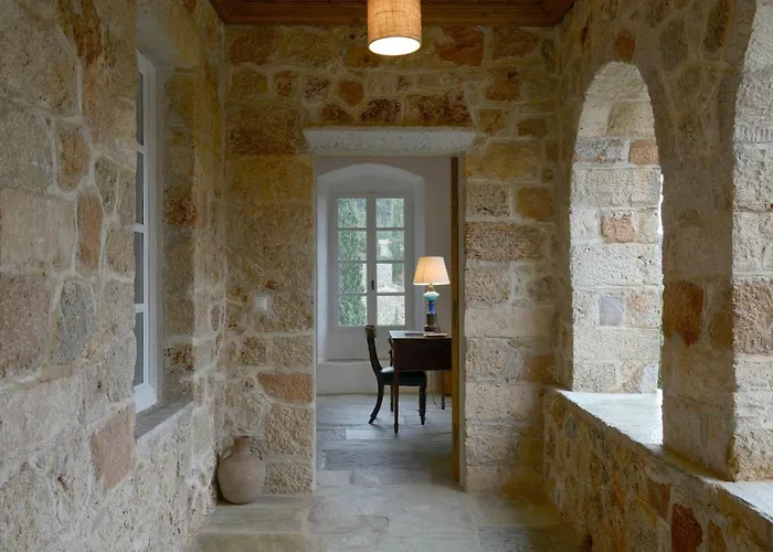 Вилла The Patrick & Joan Leigh Fermor House