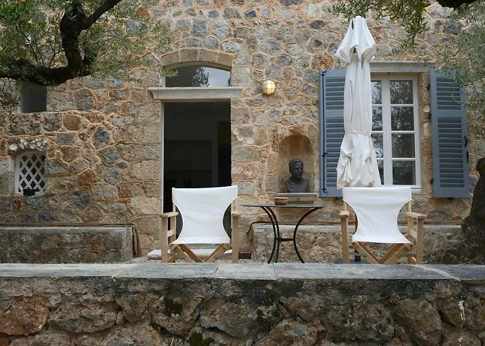 Вилла The Patrick & Joan Leigh Fermor House